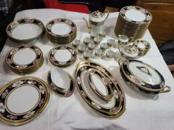 Pamono Gold-Plated Service from L' Ancienne Manufacture Royale de Limoges, France, 1980s, Set of 75><noscript><img width=