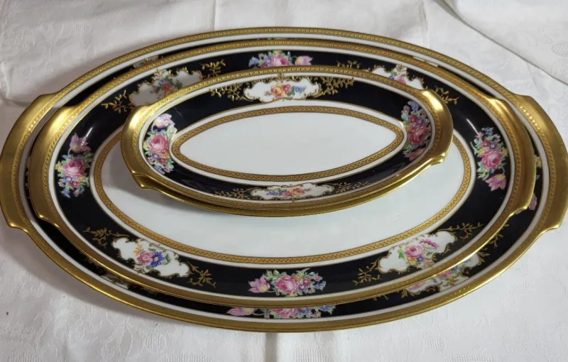 Pamono Gold-Plated Service from L' Ancienne Manufacture Royale de Limoges, France, 1980s, Set of 75> Dinner Plates & Bowls