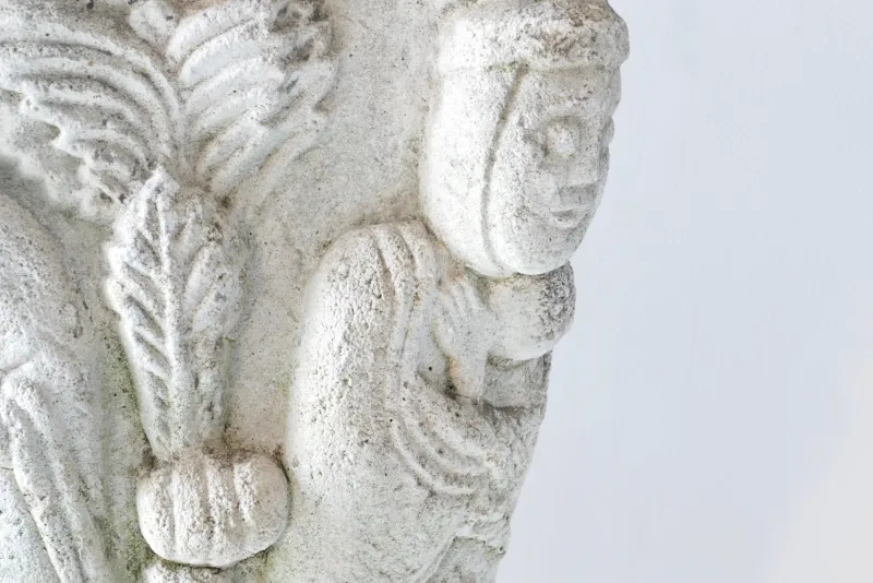 Pamono Gothic Revival Stone Planters, UK, 1940s, Set of 2> Planters And Jardiniere