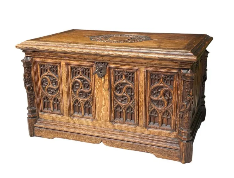 Pamono Gothic Style Box in Oak> Trunks Crates & Baskets
