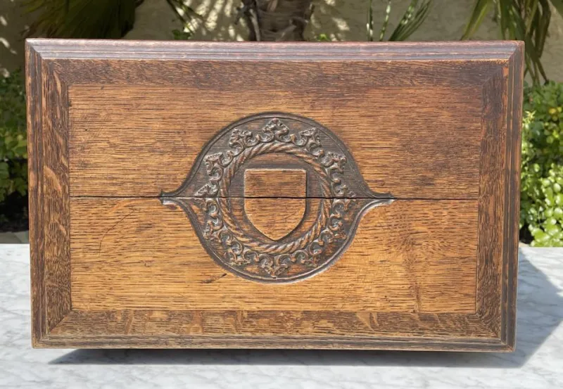 Pamono Gothic Style Box in Oak> Trunks Crates & Baskets