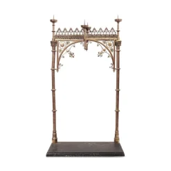 Pamono Gothic-Style Sacred Setting> Architectural Elements