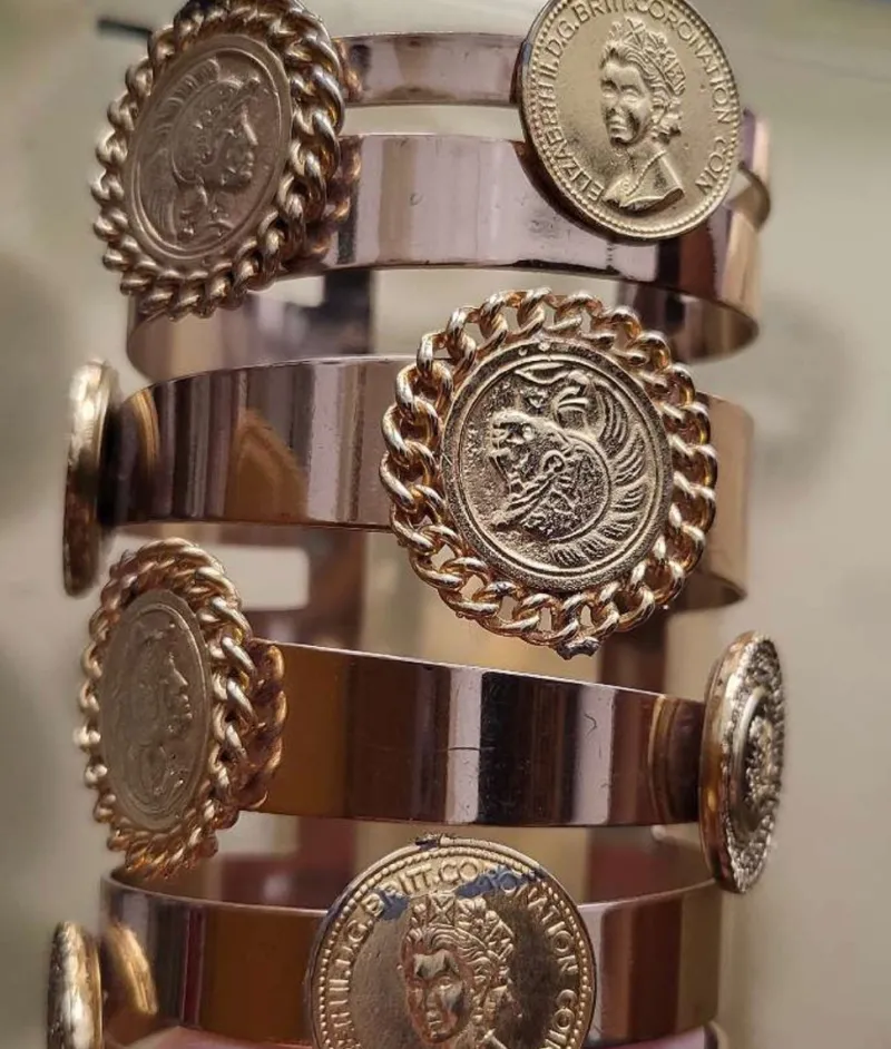 Pamono Greek-Revival Bracelet in the style of Versace, 1970s> Bracelets