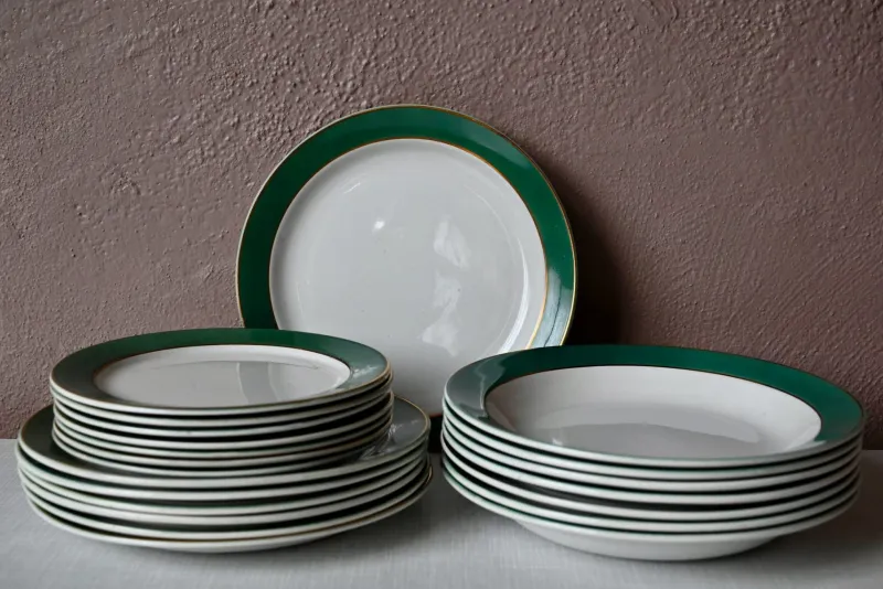 Pamono Green and Gold Earthenware Dinner, Soup and Dessert Plates from HBCM Creil et Montereau, Set of 21> Dinner Plates & Bowls