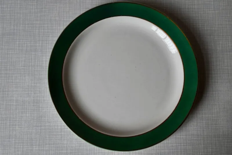 Pamono Green and Gold Earthenware Dinner, Soup and Dessert Plates from HBCM Creil et Montereau, Set of 21> Dinner Plates & Bowls