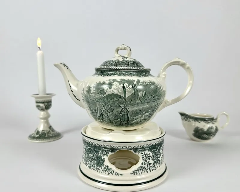 Pamono Green Burgenland Coffee and Tea Set in Porcelain from Villeroy & Boch, Germany, 1980s, Set of 13> Coffee & Tea Service