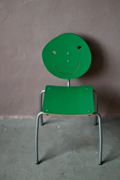 Pamono Green Smiley Childrens Chair by Agatha Ruiz De La Prada for Amat-3><noscript><img width=