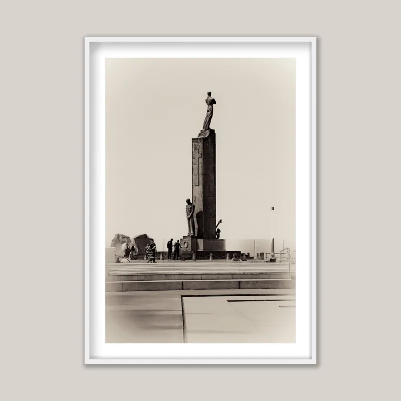 Pamono Guy Sargent, Seamans Memorial, Print> Minimalist