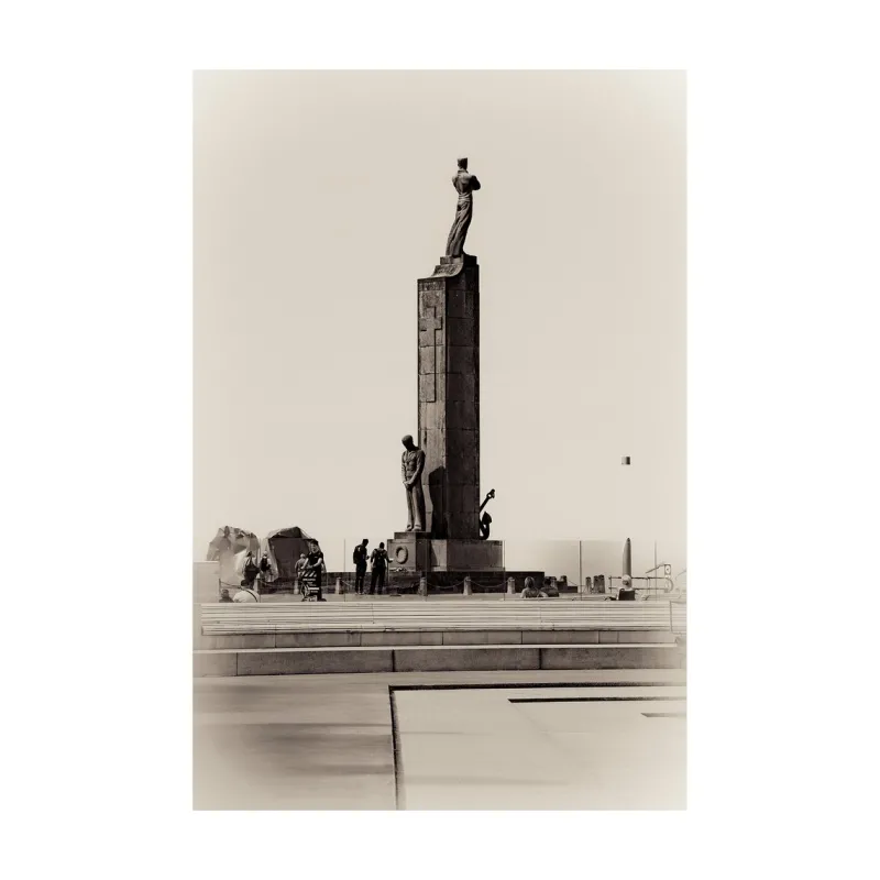 Pamono Guy Sargent, Seamans Memorial, Print> Minimalist