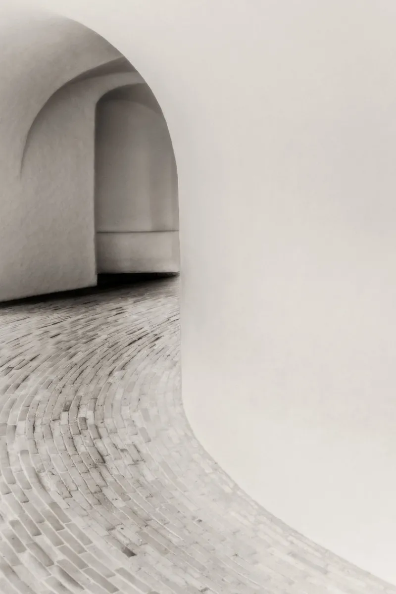 Sale Pamono Guy Sargent, The Round Tower, Archival Pigment Print