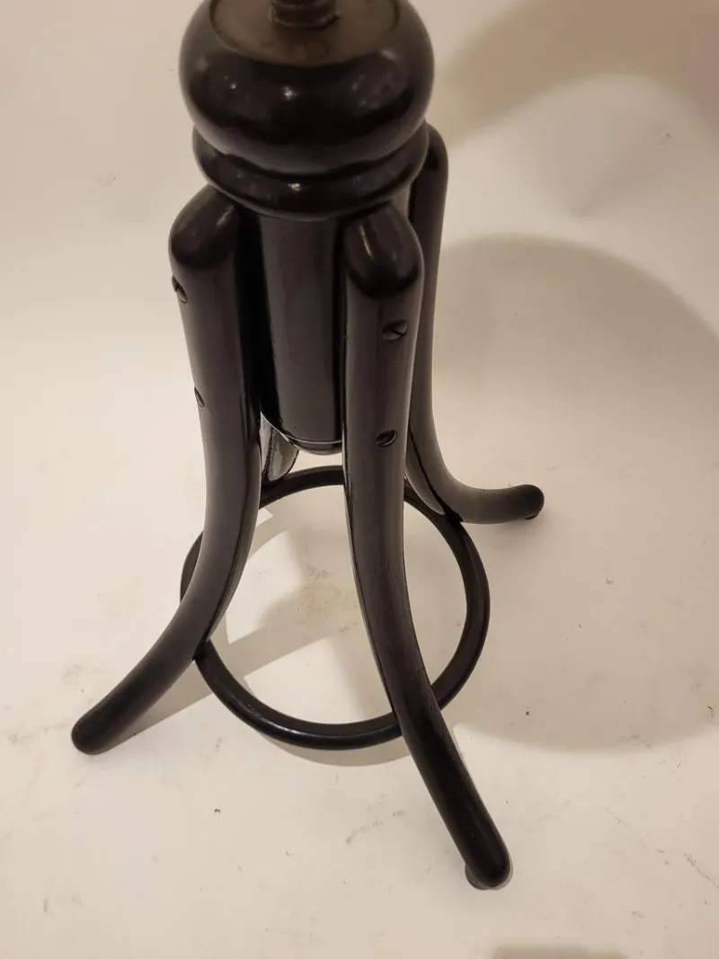 Sale Pamono Hairdressing Chair for Children from Thonet, 1890s