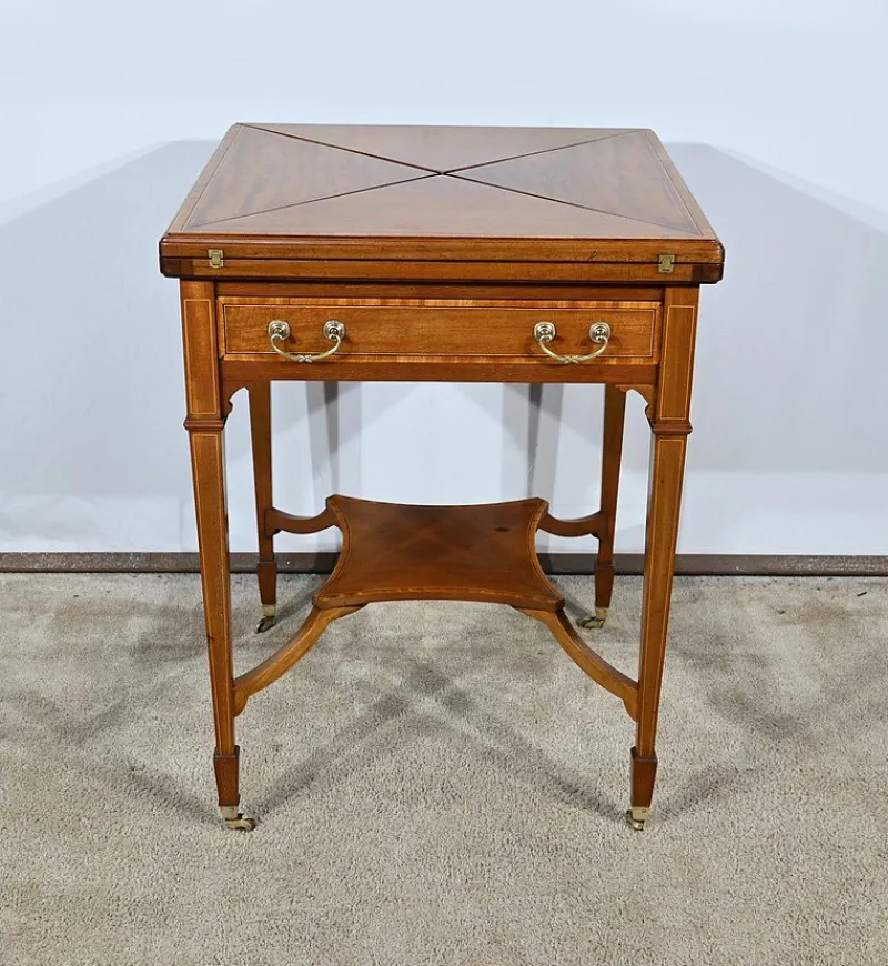 Pamono Handkerchief Games Table in Blond Mahogany, 1930> Game Tables