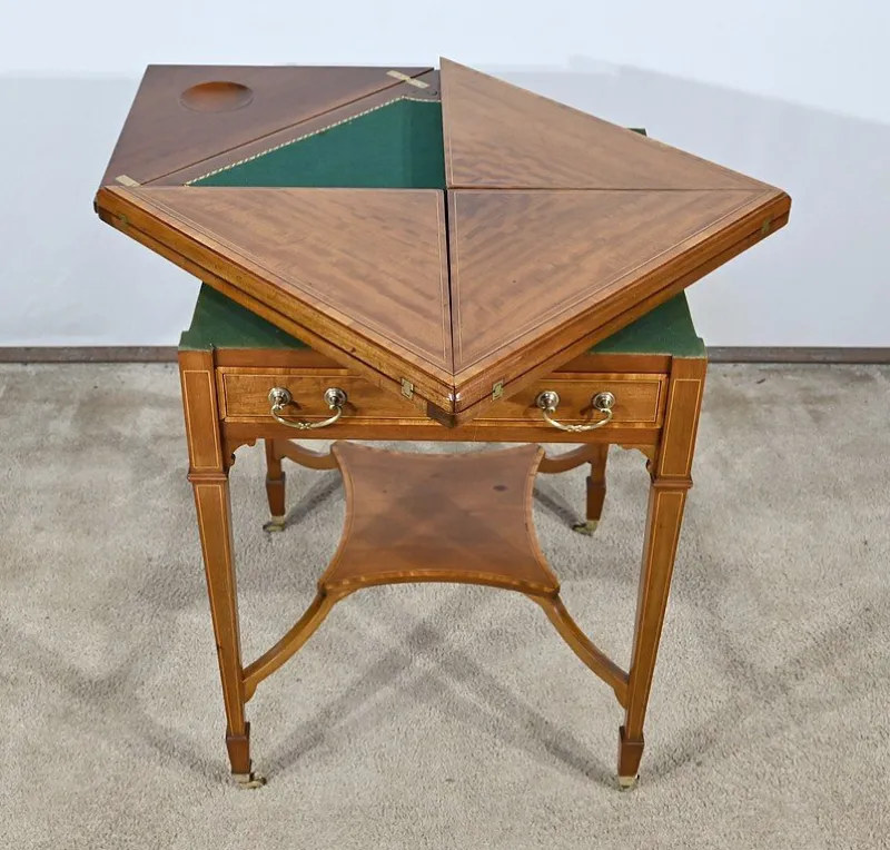 Pamono Handkerchief Games Table in Blond Mahogany, 1930> Game Tables