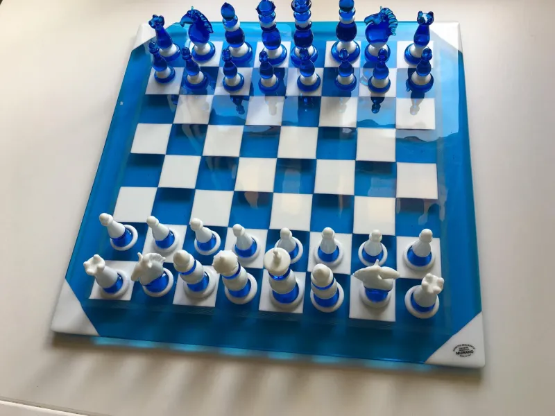 Pamono Handmade Italian Murano Art Glass Chess Board, Italian Glass from Simoeng, Venice, Set of 33> Decorative Objects