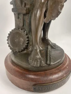 Hot Pamono Hans Muller, Labor Omnia Vincit, 1920s, Bronze & Marble