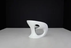 Pamono Hara Sculptural Outdoor Chair in White Lacquered Fiberglass by Gurioli for Kundalini, 2002><noscript><img width=