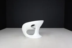 Pamono Hara Sculptural Outdoor Chair in White Lacquered Fiberglass by Gurioli for Kundalini, 2002><noscript><img width=