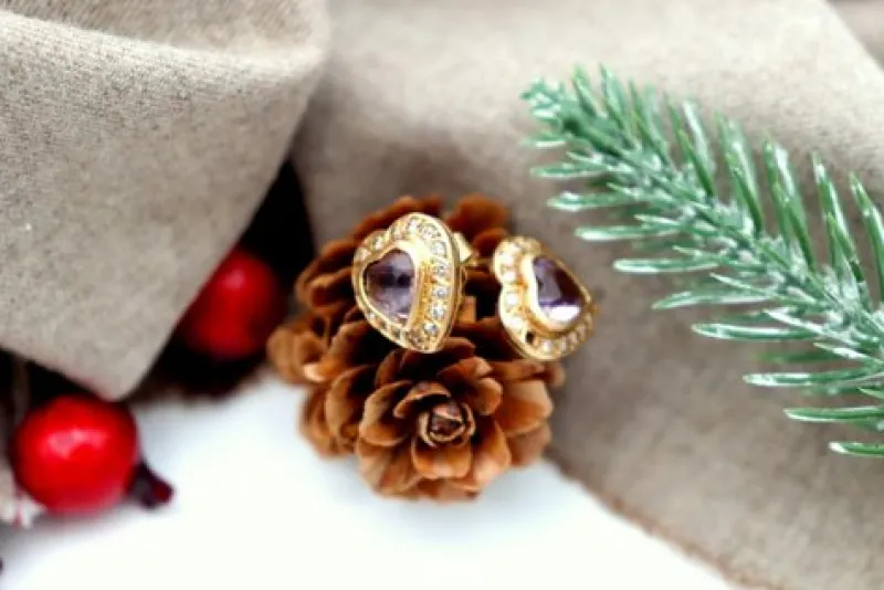 Pamono Heart-Shaped Gold Earrings with Diamond Chips and Cut Stones, Set of 2> Earrings