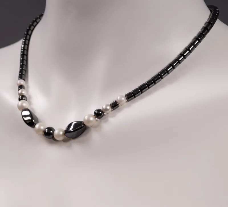 New Pamono Hematite and Quartz Necklace with Vintage Charms, 1980s