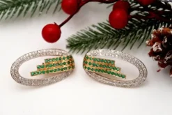 Pamono Illiptic-Shaped Gold Earrings with Brilliant-Cut Diamonds and Calibrated Emeralds, Set of 2><noscript><img width=