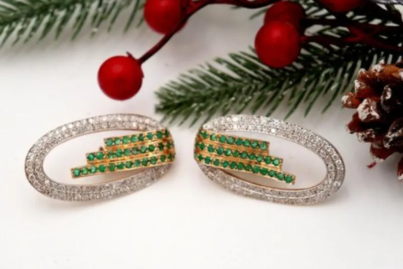 Pamono Illiptic-Shaped Gold Earrings with Brilliant-Cut Diamonds and Calibrated Emeralds, Set of 2> Earrings