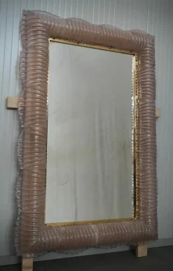 Outlet Pamono Illuminated Pink Murano Glass and Brass Wall Mirror, 2000s