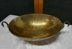Pamono Indian Oval Beaten Brass Dish with Swan Handles, 1900s> Serving Dishes