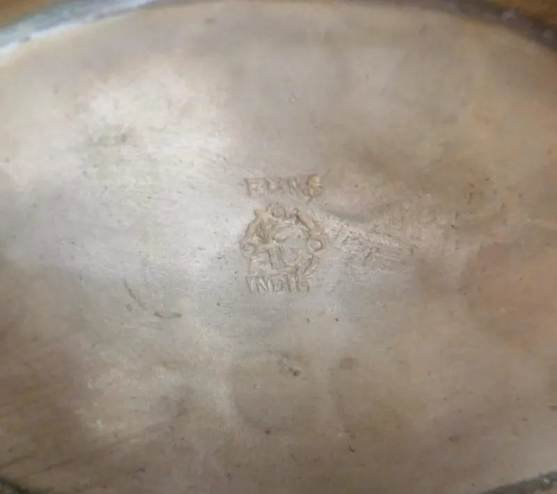 Pamono Indian Oval Beaten Brass Dish with Swan Handles, 1900s> Serving Dishes