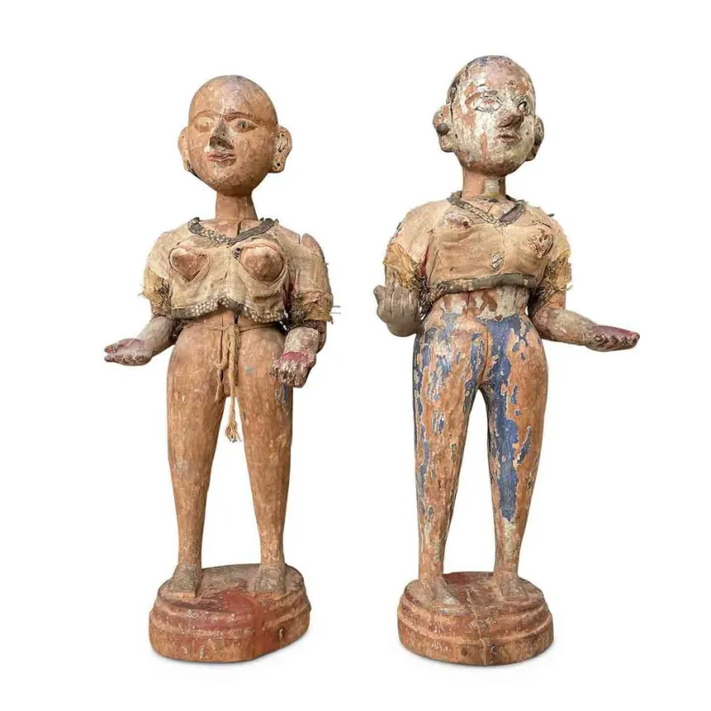 Discount Pamono Indonesian Artist, Female Sculptures, Late 18th Century, Carved and Lacquered Wood, Set of 2