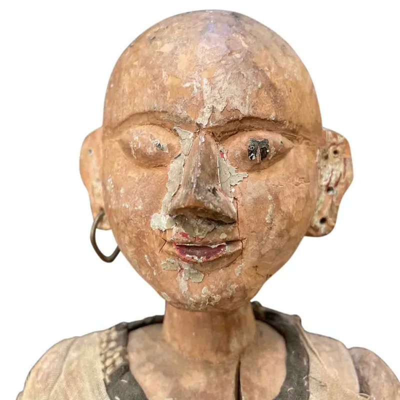 Discount Pamono Indonesian Artist, Female Sculptures, Late 18th Century, Carved and Lacquered Wood, Set of 2