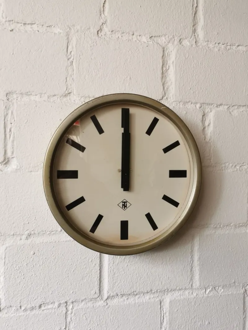 Hot Pamono Industrial German Clock from TN / Telefonbau und Nomalzeit, 1950s