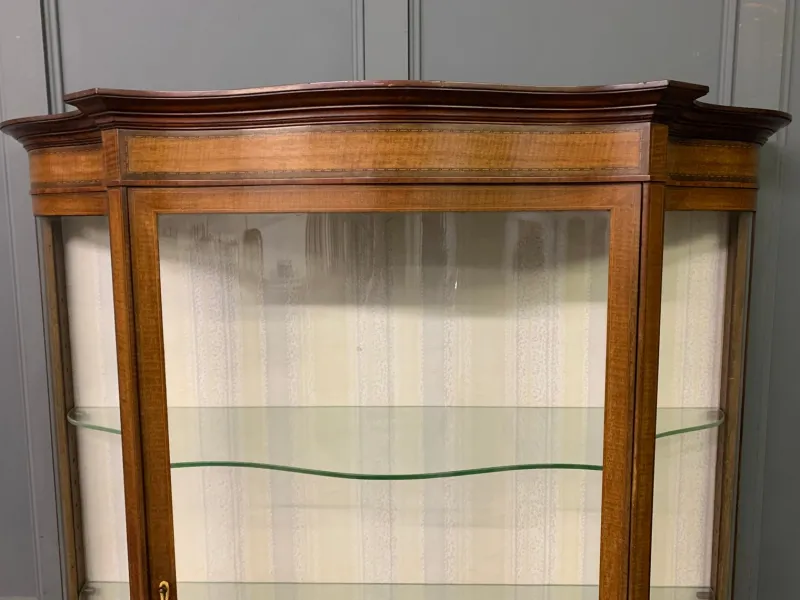 Pamono Inlaid Mahogany Display Cabinet from Maple & Co., 1900> Cabinets & Wardrobes