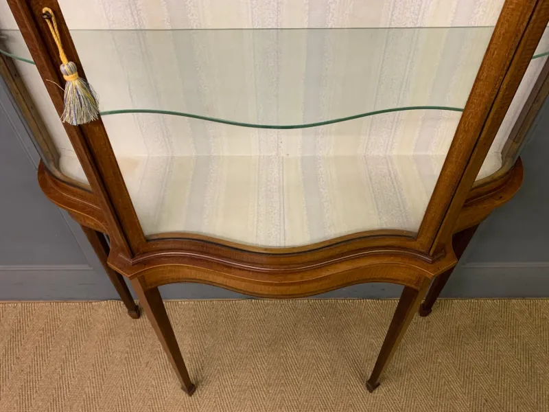 Pamono Inlaid Mahogany Display Cabinet from Maple & Co., 1900> Cabinets & Wardrobes