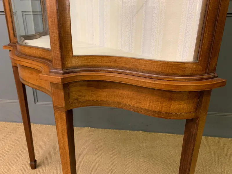 Pamono Inlaid Mahogany Display Cabinet from Maple & Co., 1900> Cabinets & Wardrobes