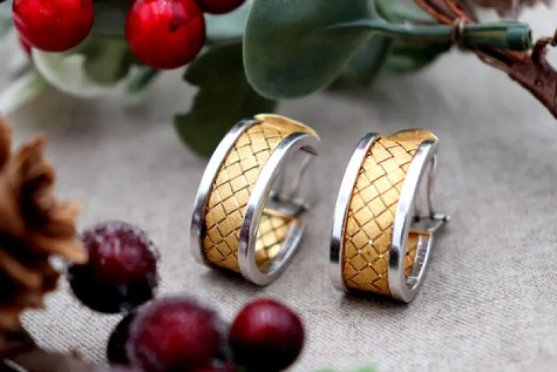 Pamono Interlaced 2-Tone 18 Karat Gold Earrings in with Omega Clasps, Set of 2> Earrings