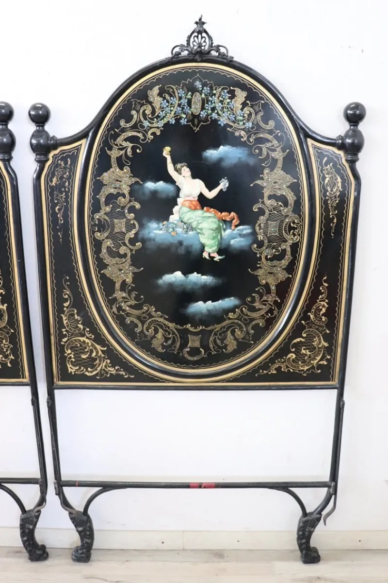 Pamono Iron Single Beds with Hand Painted Decorations, Set of 2> Beds & Bedroom Sets
