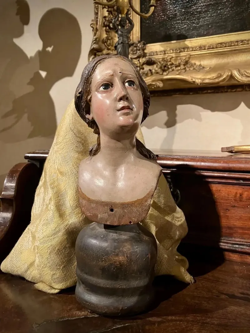 New Pamono Italian Artist, Carved Polychrome Female Bust Sculpture, 1700s, Lacquered Wood