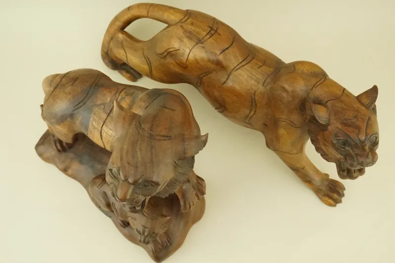 Pamono Italian Artist, Large Art Deco Maternity with Tigers Sculptures, Early 1900s, Cherry Wood, Set of 2> Art Deco