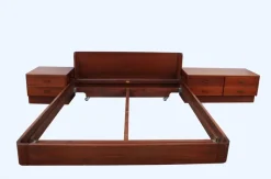 Pamono Italian Bed and Nightstands, 1960s, Set of 3> Daybeds & Chaises Lounges