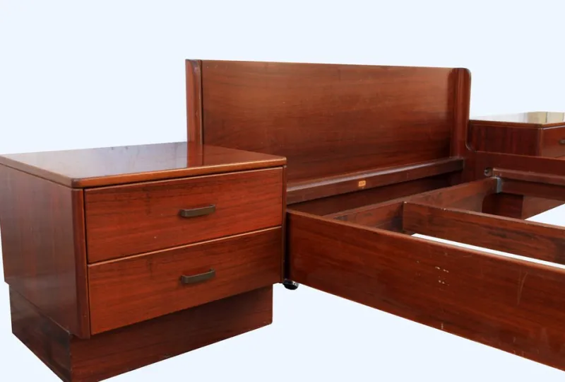 Pamono Italian Bed and Nightstands, 1960s, Set of 3> Daybeds & Chaises Lounges