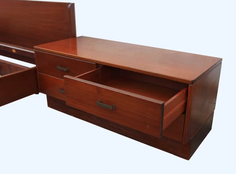 Pamono Italian Bed and Nightstands, 1960s, Set of 3> Daybeds & Chaises Lounges