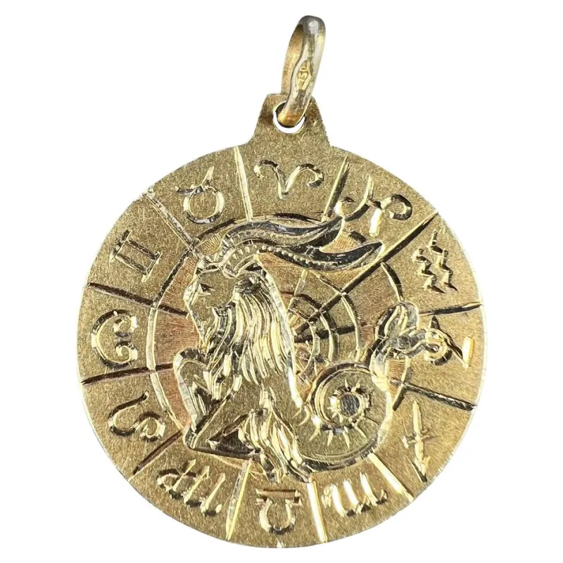 Best Pamono Italian Capricorn Zodiac 18k Yellow Gold Charm Pendant, 1970s