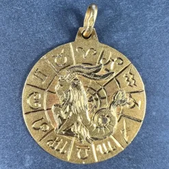 Best Pamono Italian Capricorn Zodiac 18k Yellow Gold Charm Pendant, 1970s