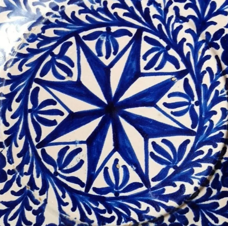 Pamono Italian Ceramic Plates with Cobalt Blue Decorations, Deruta, 1950s, Set of 5> Dinner Plates & Bowls