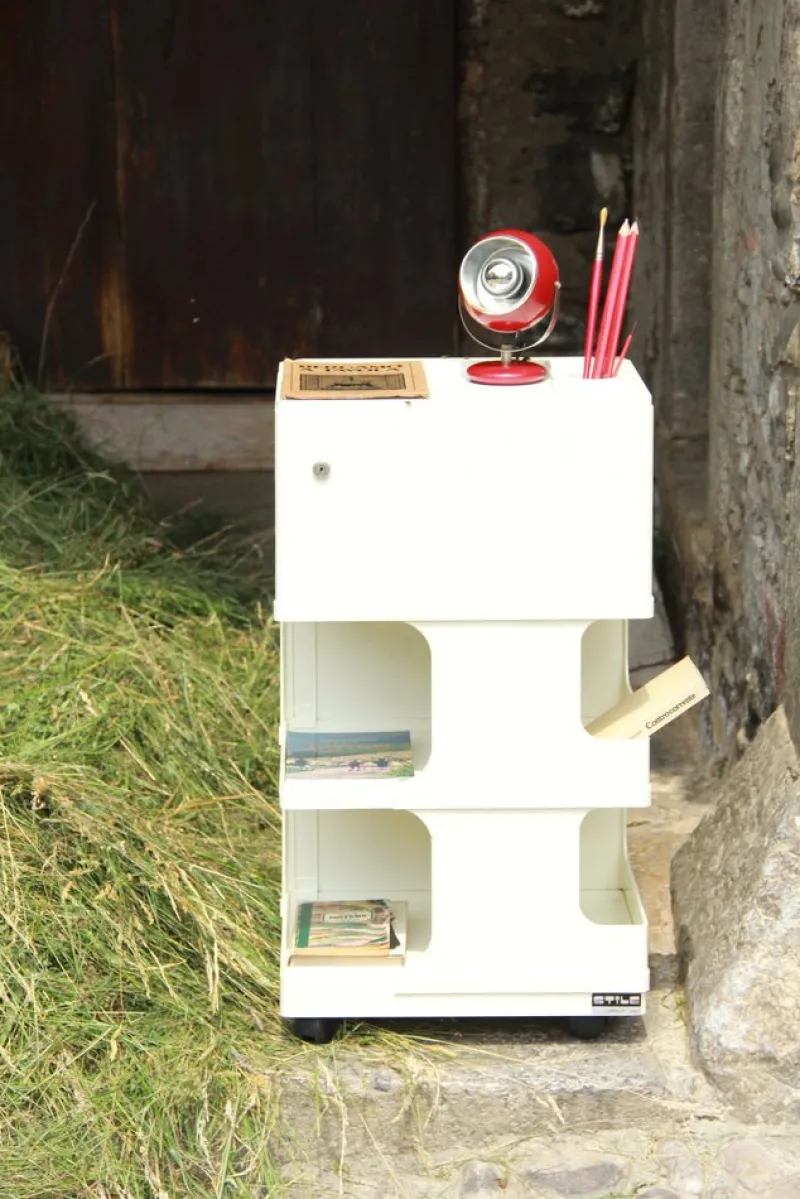 Pamono Italian Cream Storage Trolley in Plastic by Giovanni Pelis for Stile Neolt, 1960s> Serving Bar Carts & Trolleys