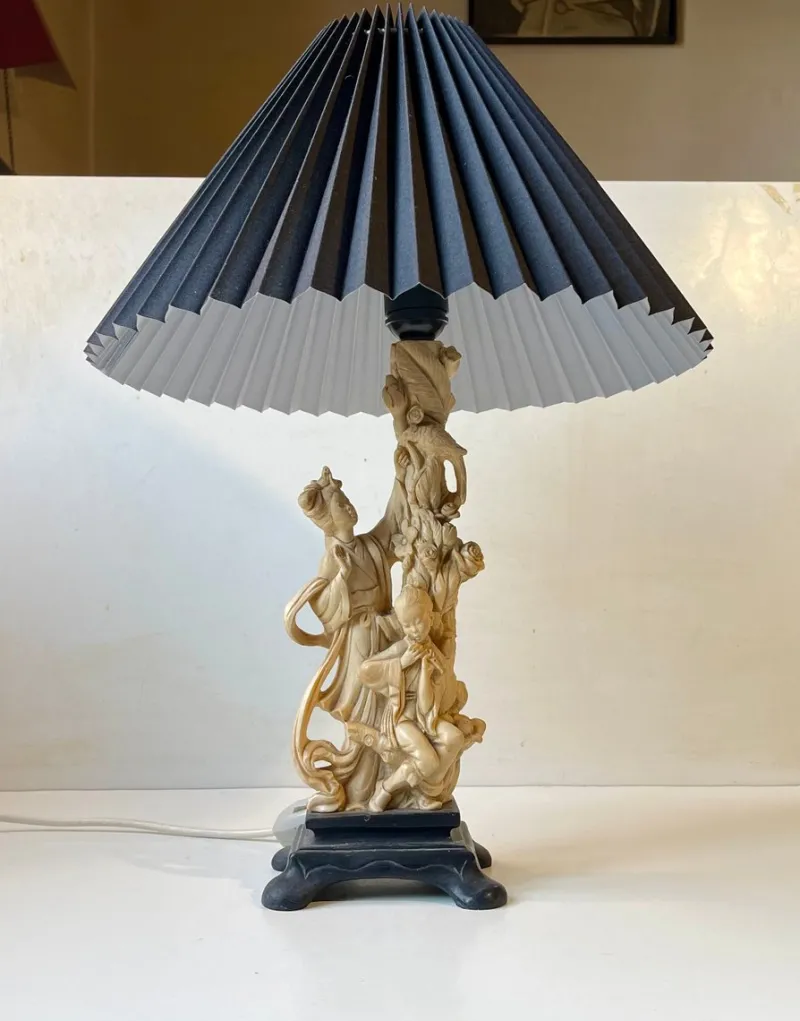 Pamono Italian Geisha Faux Ivory Table Lamp by Amilcare Santini, 1940s> Table Lamps