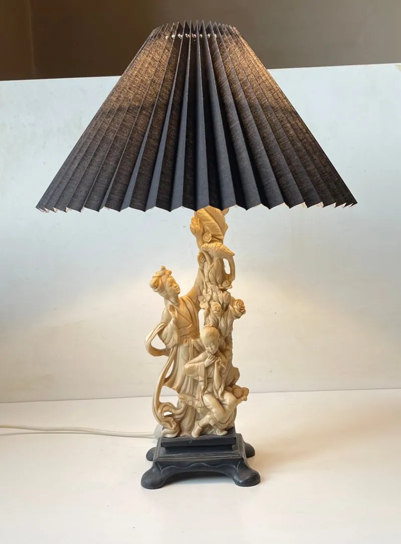 Pamono Italian Geisha Faux Ivory Table Lamp by Amilcare Santini, 1940s> Table Lamps