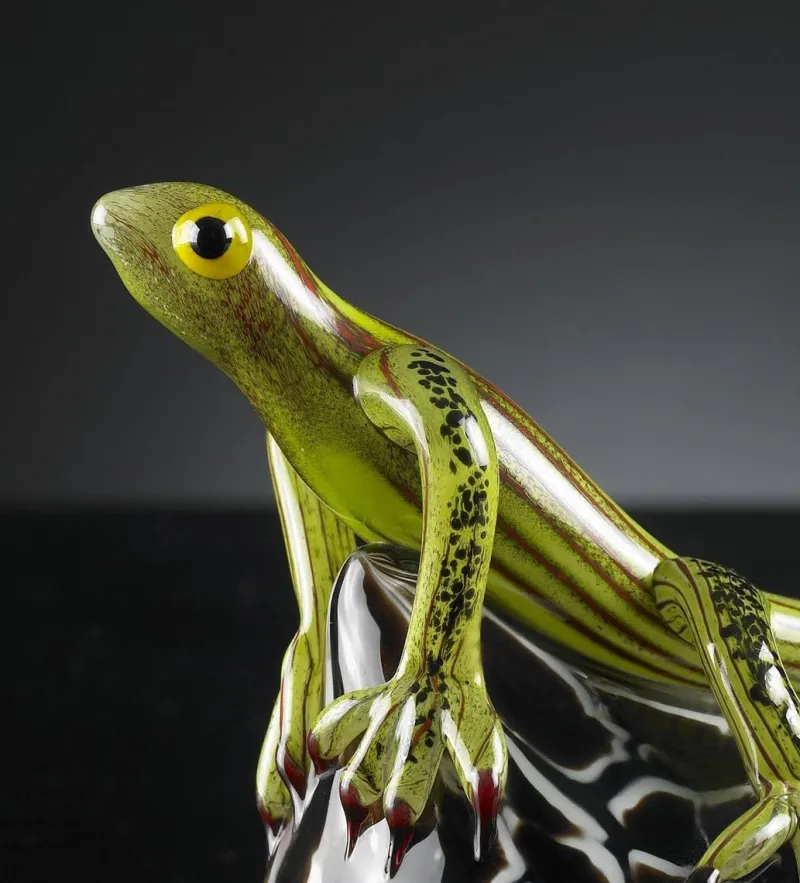 Clearance Pamono Italian Green Lizard on a Stone in Glass from VGnewtrend