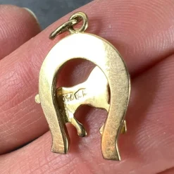 Online Pamono Italian 18k Yellow Gold Lucky Horseshoe Horse Charm Pendant, 1960s