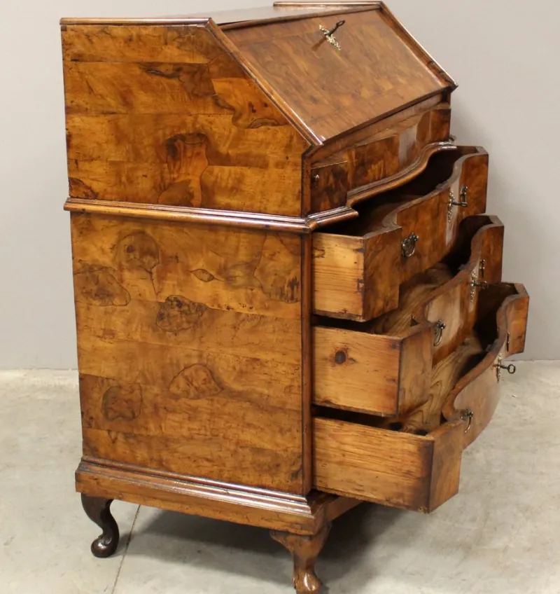 Clearance Pamono Italian Louis XV Secretaire in Walnut, 18th Century